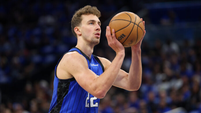 Magic signing star forward to five-year max extension