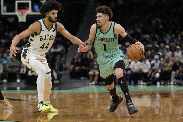 NBA: Milwaukee Bucks at Charlotte Hornets