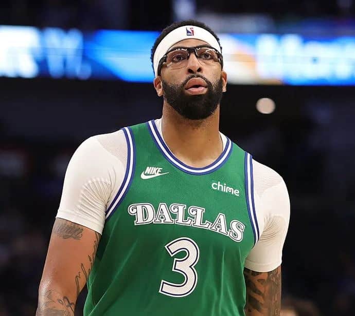 Mavericks-Anthony-Davis-Exits-Pacers-Game-With-Lower-Leg-Soreness.jpg Dallas Mavericks Anthony Davis Exits Pacers Game With