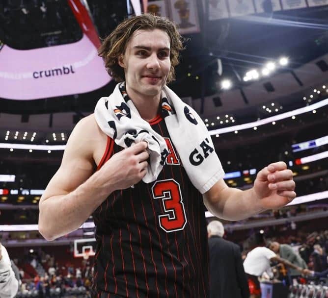 Chicago Bulls Overcome 24-Point Deficit To Win Against Philadelphia 76ers